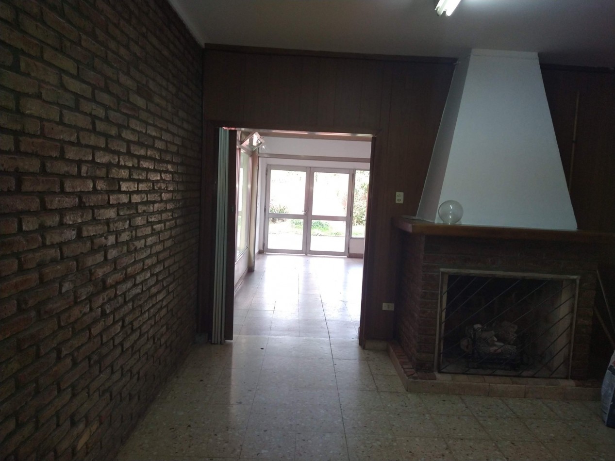 Gran casa con 6n dormitorios. Ideal familia numerosa o emprendimiento comercial