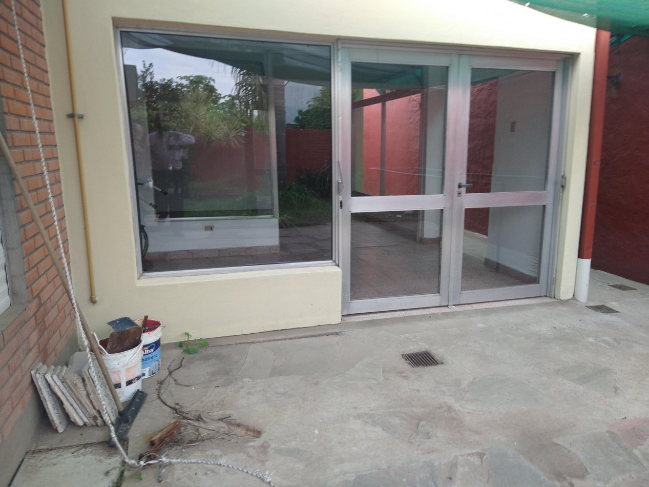 Gran casa con 6n dormitorios. Ideal familia numerosa o emprendimiento comercial
