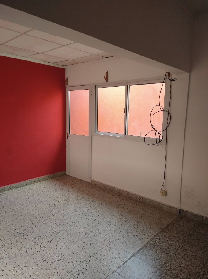 Gran casa con 6n dormitorios. Ideal familia numerosa o emprendimiento comercial