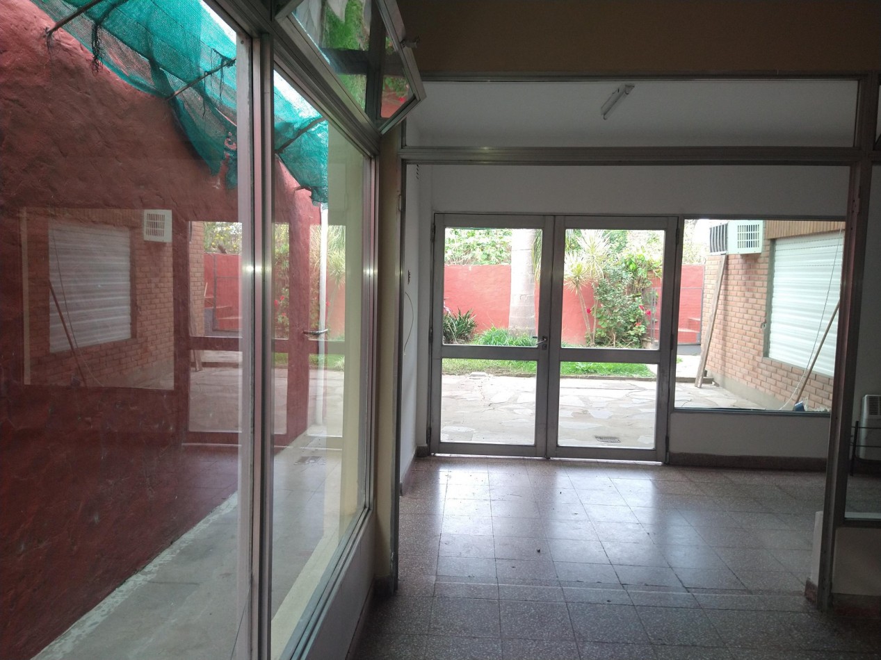 Gran casa con 6n dormitorios. Ideal familia numerosa o emprendimiento comercial