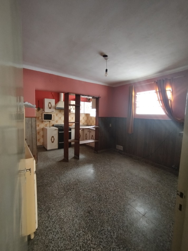 Casa a 3 cuadras de Av. Aristobulo del Valle. Oportunidad!