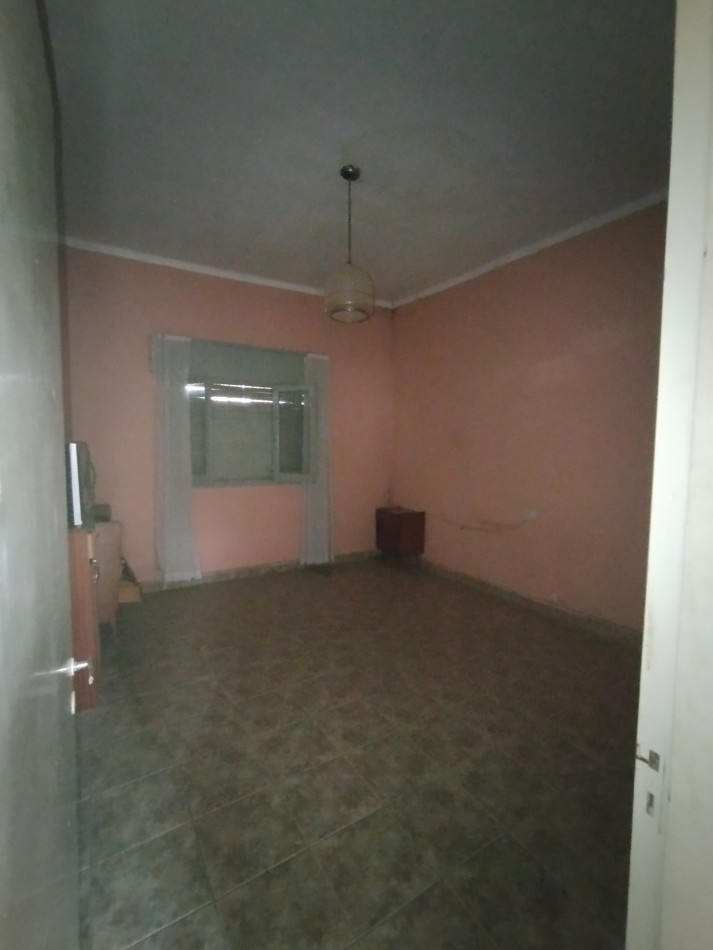 Casa a 3 cuadras de Av. Aristobulo del Valle. Oportunidad!