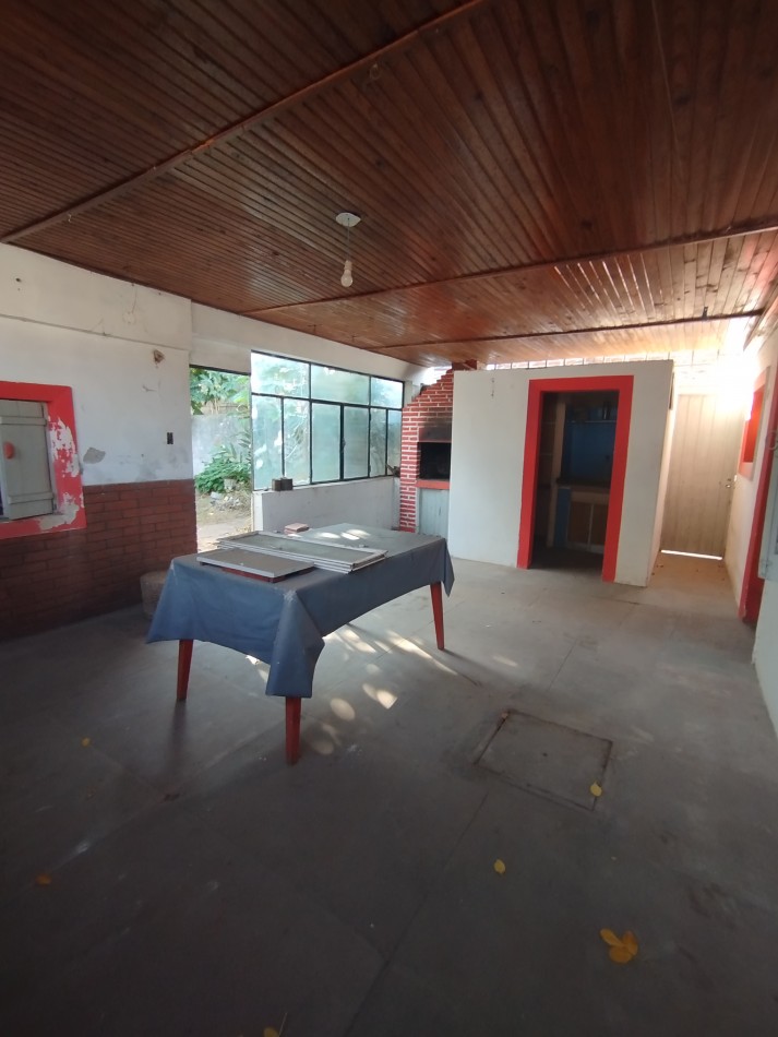 Casa a 3 cuadras de Av. Aristobulo del Valle. Oportunidad!