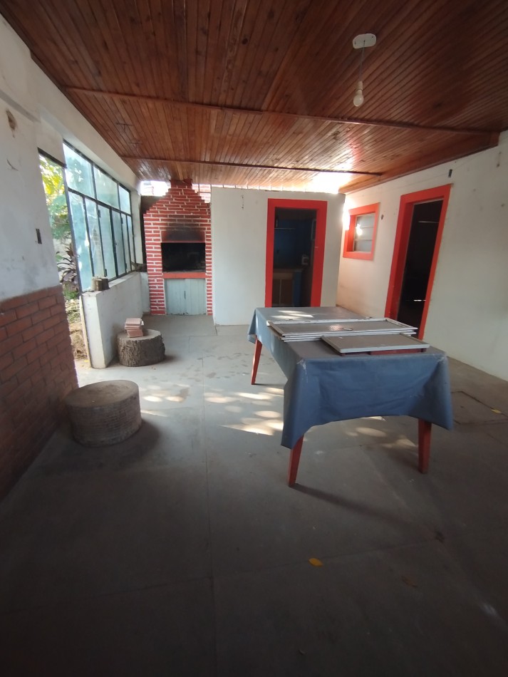 Casa a 3 cuadras de Av. Aristobulo del Valle. Oportunidad!